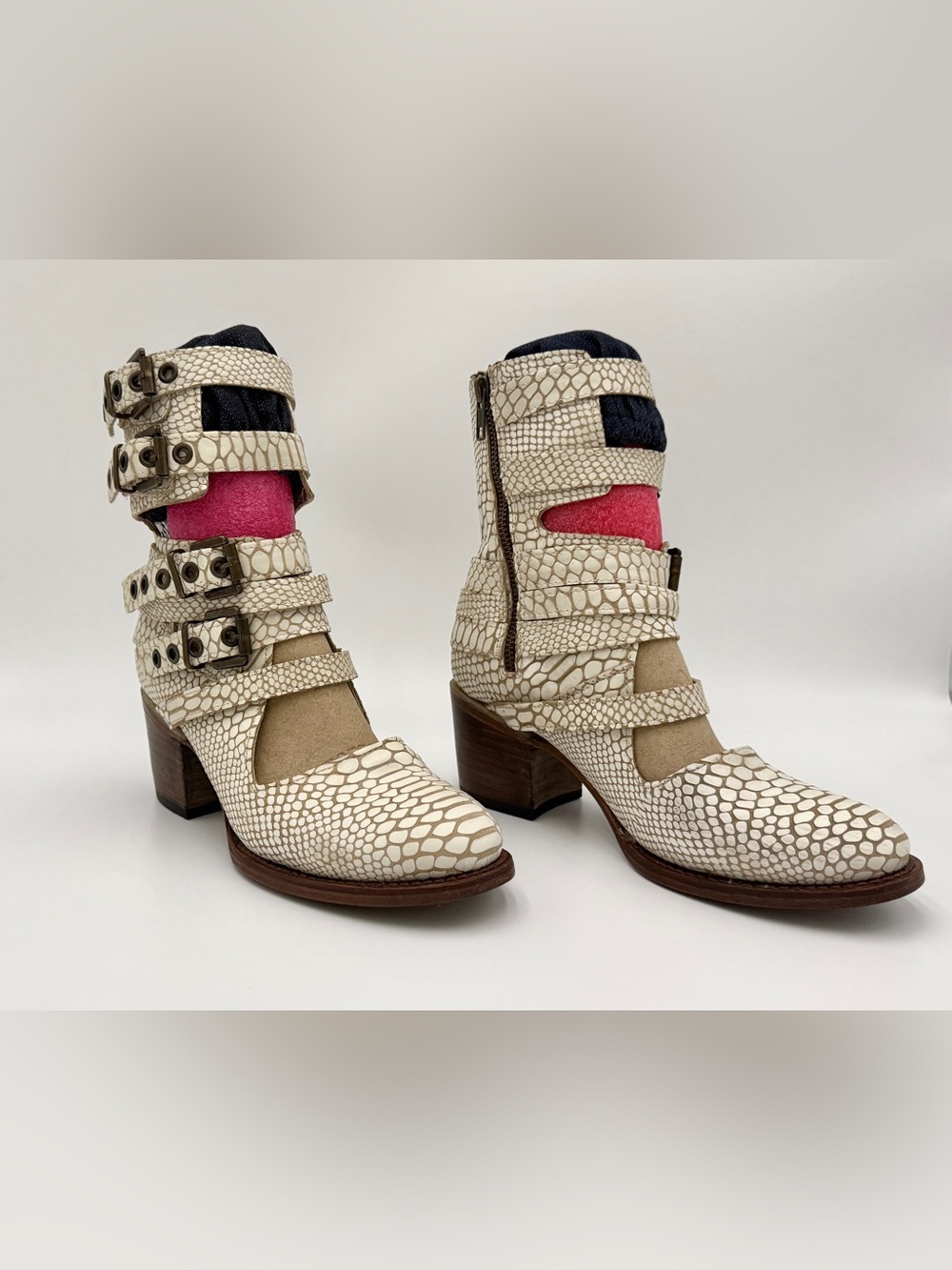 FREEBIRD By Steven CLOVER | Rare OG White Snake Maryjane Heeled Booties - Sz 8 - Picture 5 of 11